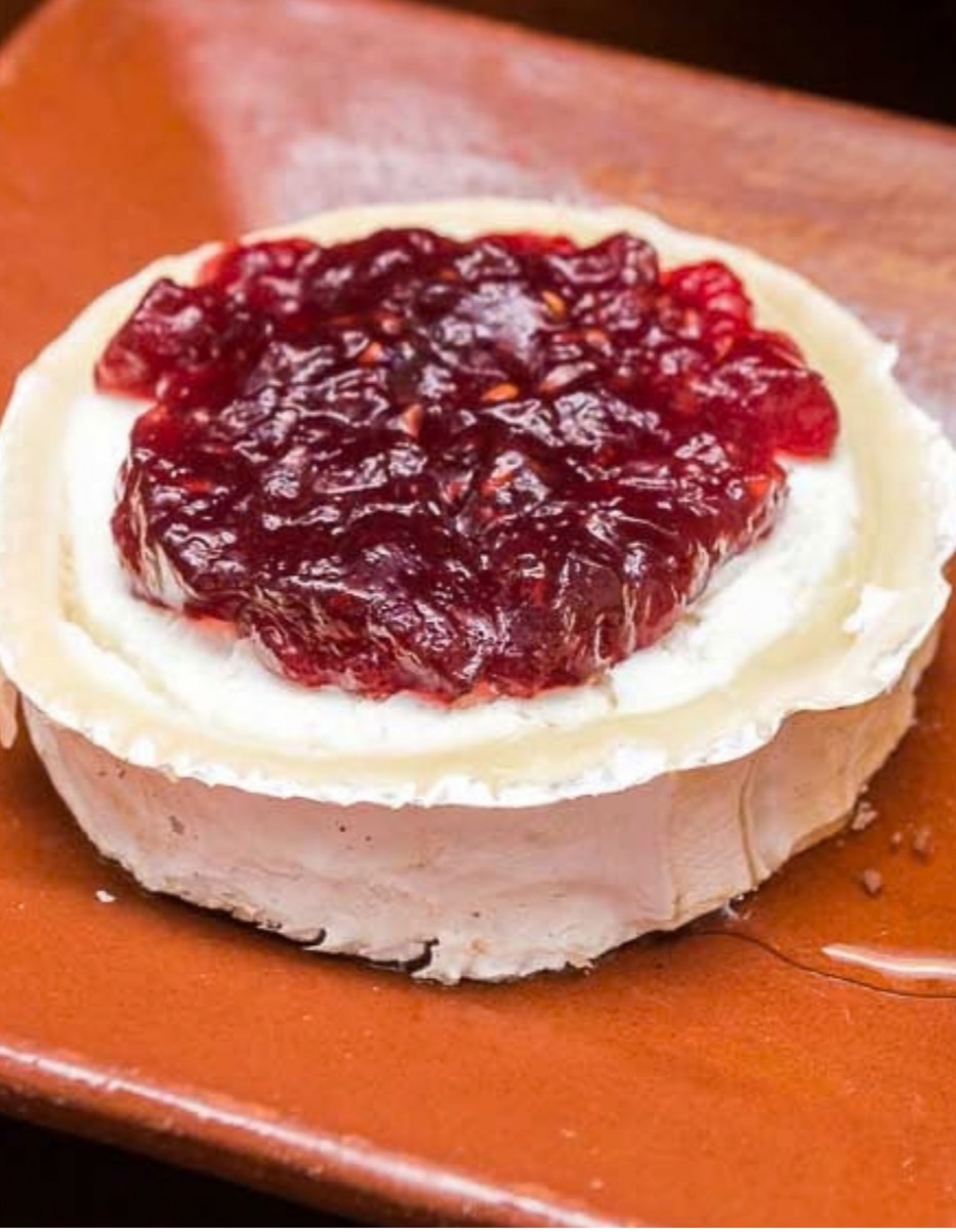 Rulo de cabra con mermelada de Tapería Ambi
